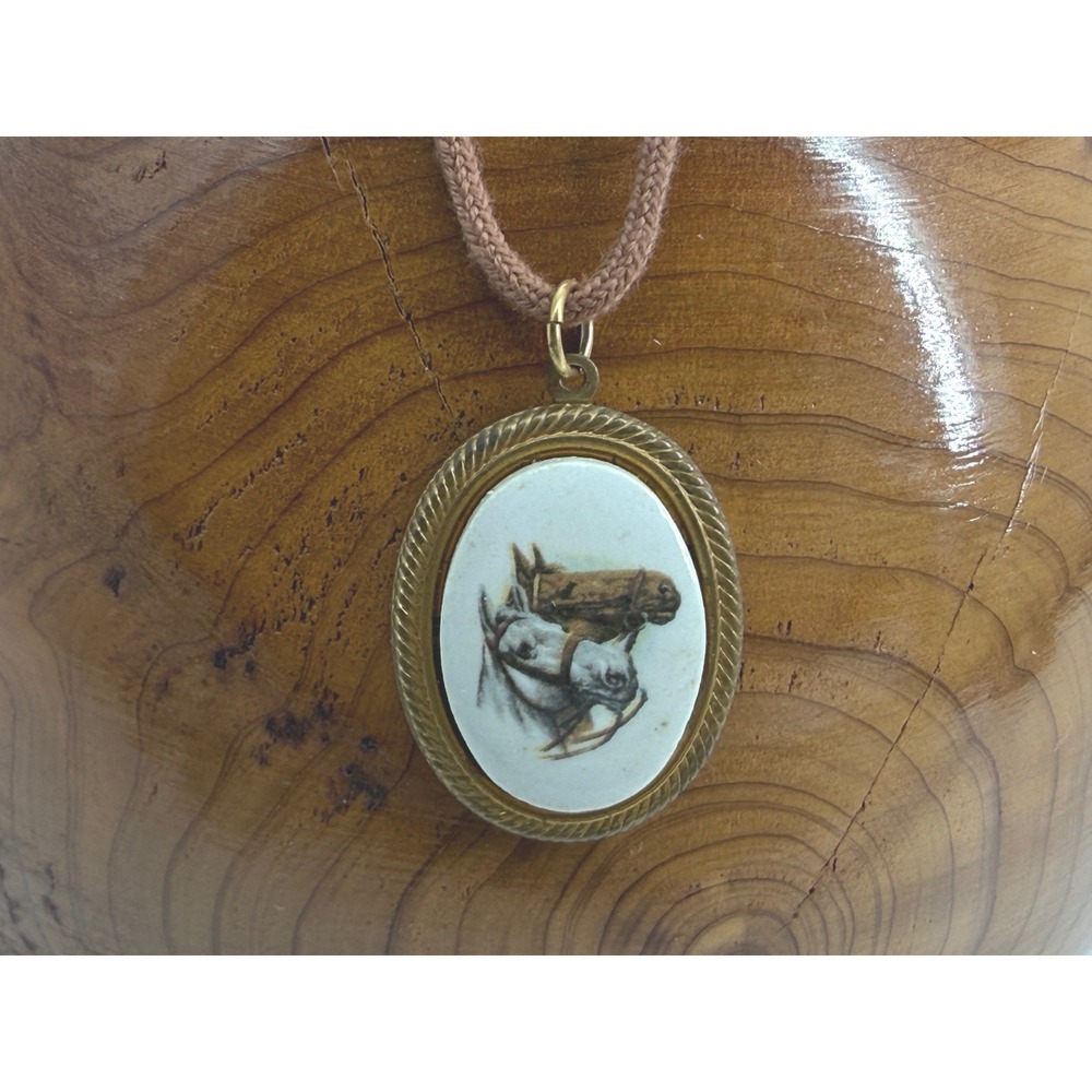 Vintage Horse Portrait Pendant Necklace Ceramic Brass Equestrian‎ Dark Academia